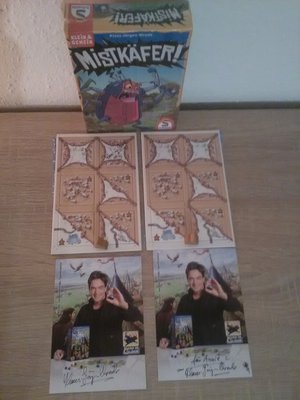 IMG_20180218_195530.jpg (1.75 MiB) 12524 mal betrachtet Die linke Lebkuchen Version ist mit Autogramm. Von den 2 Autogrammkarten geht eine an Freunde.