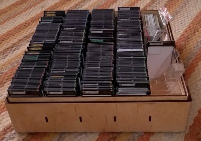 IMG_20180728_155258599~2.jpg (585.44 KiB) 6478 mal betrachtet Und deren Inhalt. Basisspiel, Die Intrigen und die 9 Erweiterungen.